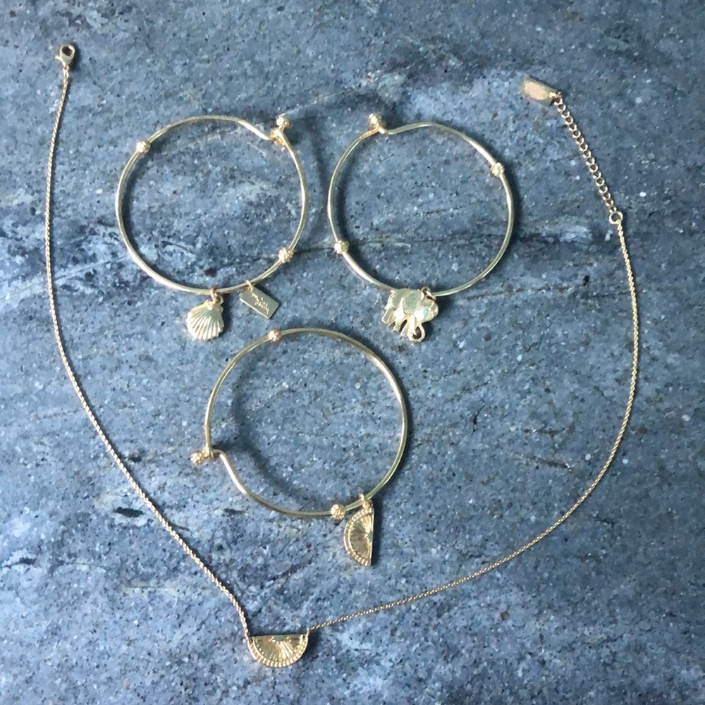 Goldtone Lilly orange slice necklace with bangle bracelets